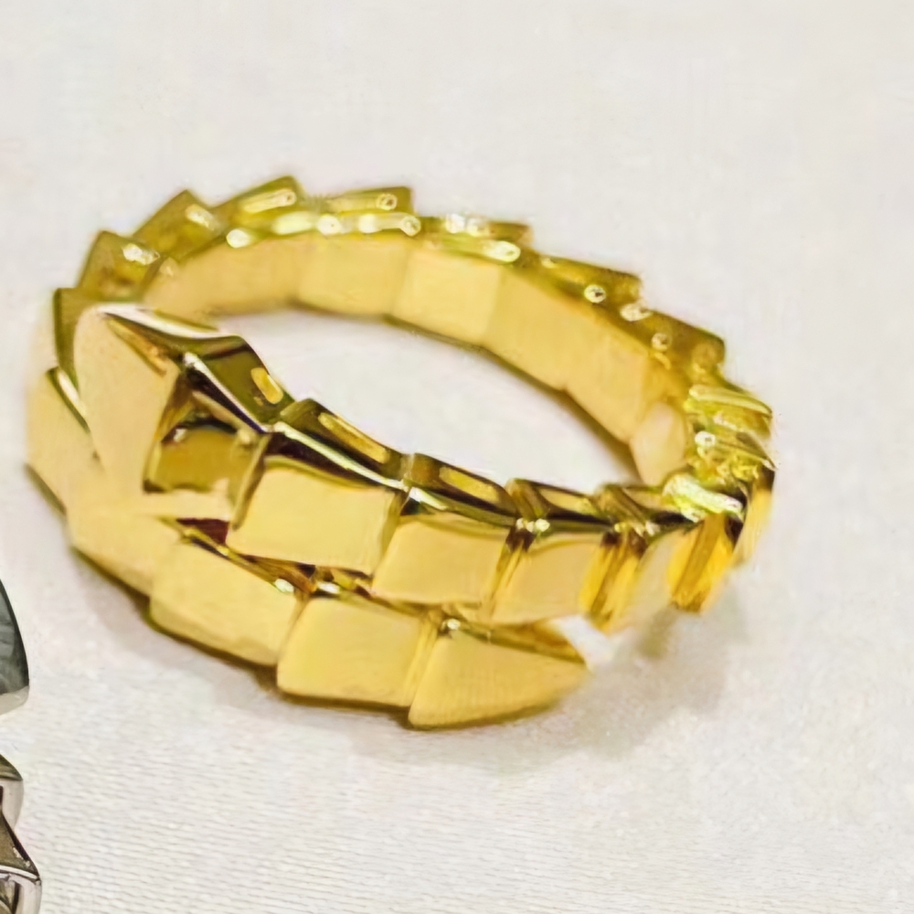 Serpenti Viper Ring In Yellow Gold